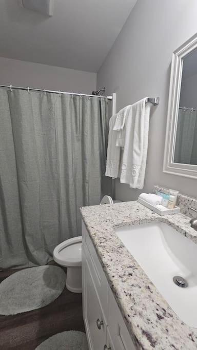 Gorgeous 3 Bedroom Home With Cable Tv In All Rooms & Free Wi-Fi 康科德 外观 照片