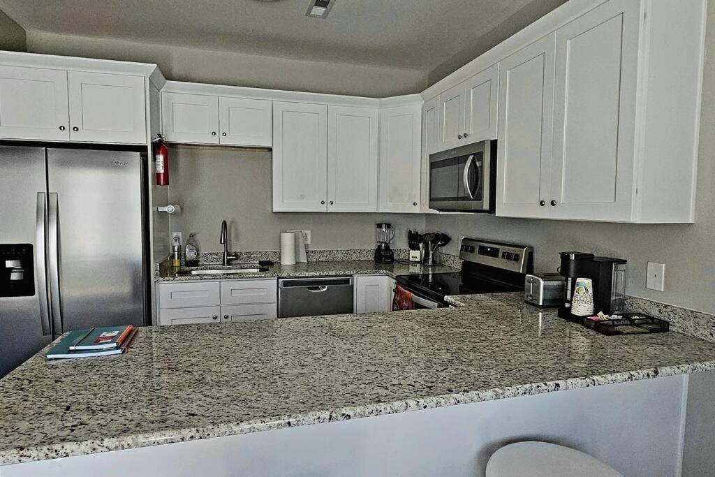 Gorgeous 3 Bedroom Home With Cable Tv In All Rooms & Free Wi-Fi 康科德 外观 照片