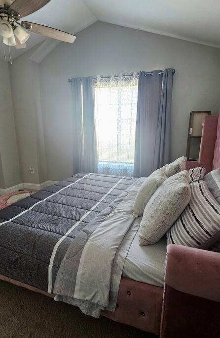 Gorgeous 3 Bedroom Home With Cable Tv In All Rooms & Free Wi-Fi 康科德 外观 照片